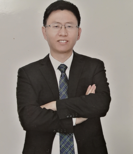 顏小春校長